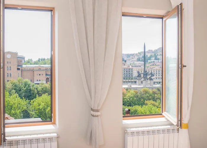The Sunny Of Veliko Tarnovo-amazing View, Location