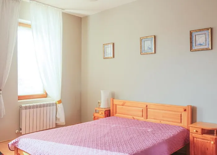 The Sunny Of Veliko Tarnovo-amazing View, Location *