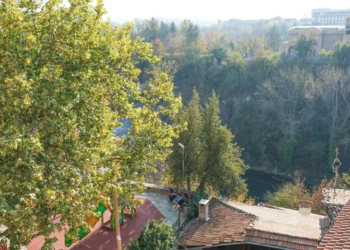 The Sunny Of Veliko Tarnovo-amazing View, Location