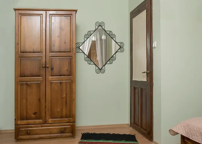 The Sunny Of Veliko Tarnovo-amazing View, Location *